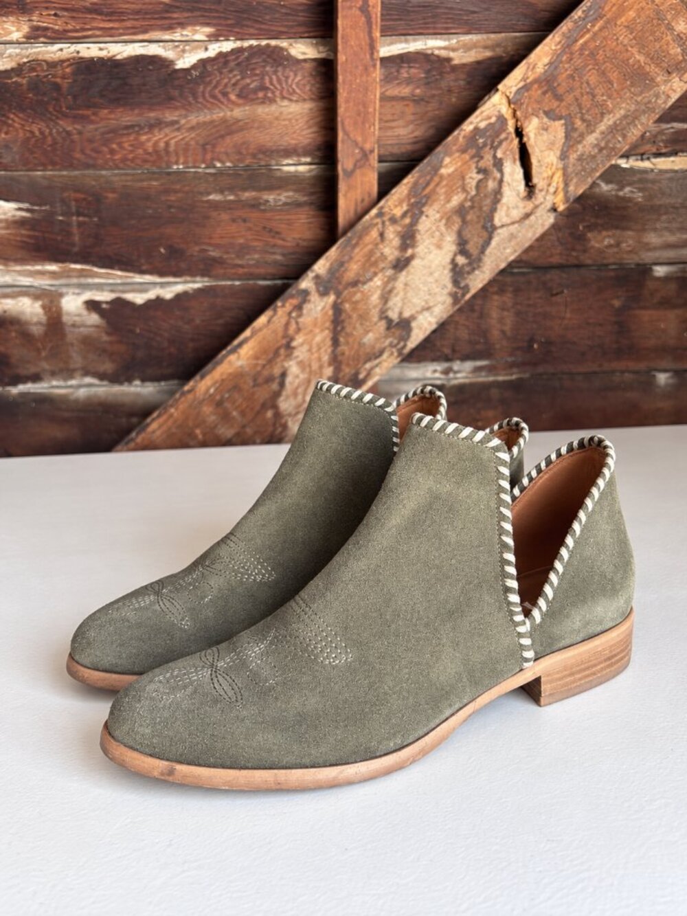 Sundance Etta Sage Suede Western Ankle Booties Whipstitch Boho - Size 7